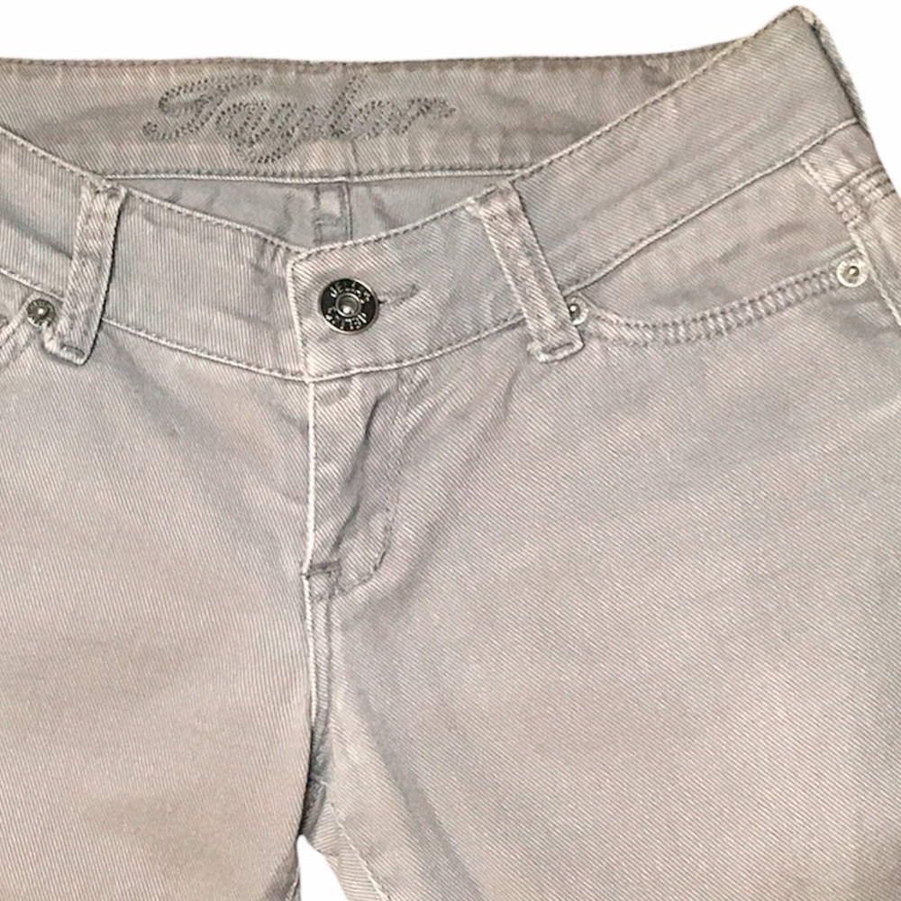 dELiA*s Taylor Skinny Jeans in Light Grey